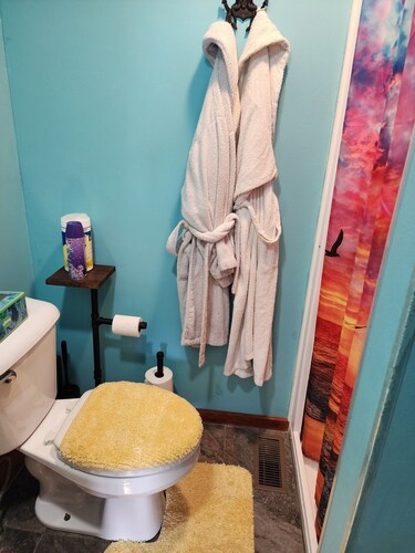Central Location, Cozy Studio with WiFi and AC in enchanting South Burlington