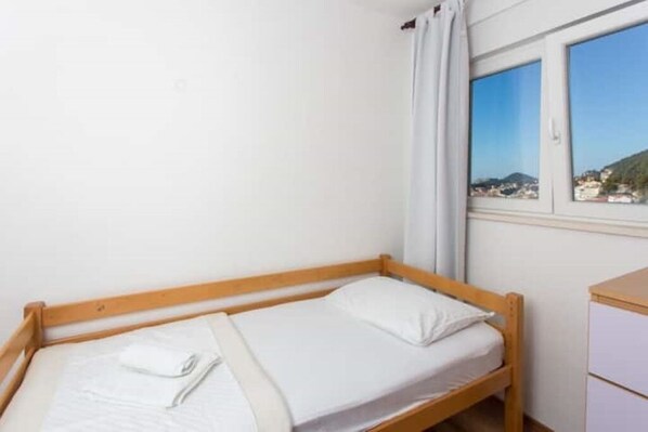 4 chambres, fer et planche Ă repasser, Wi-Fi, draps fournis