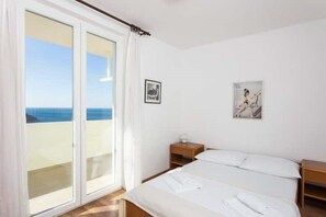 4 chambres, fer et planche à repasser, Wi-Fi, draps fournis