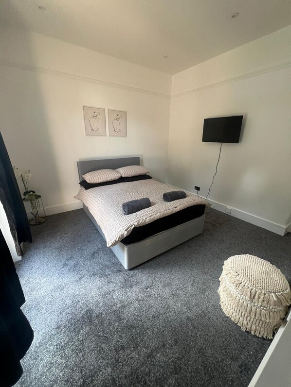 3 bedrooms, WiFi, bed sheets