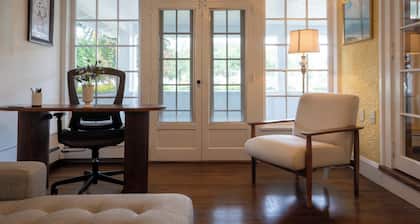 Charming Colonial for Events and Getaways! – Perfect for Family Retreat!