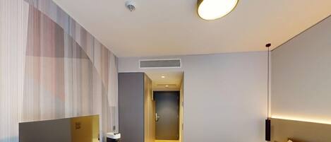 Minibar, bureau, espace de travail pour ordinateur portable