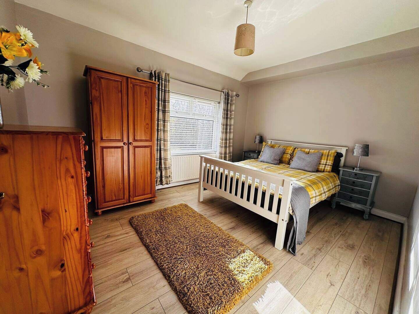 House | 2 bedrooms, iron/ironing board, bed sheets