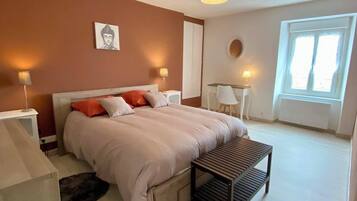 2 quartos, berço de viagem, Wi-Fi de cortesia, roupa de cama
