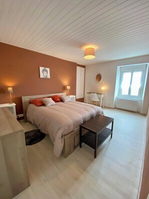 2 soverom, reiseseng for barn, wi-fi (inkludert) og sengetøy