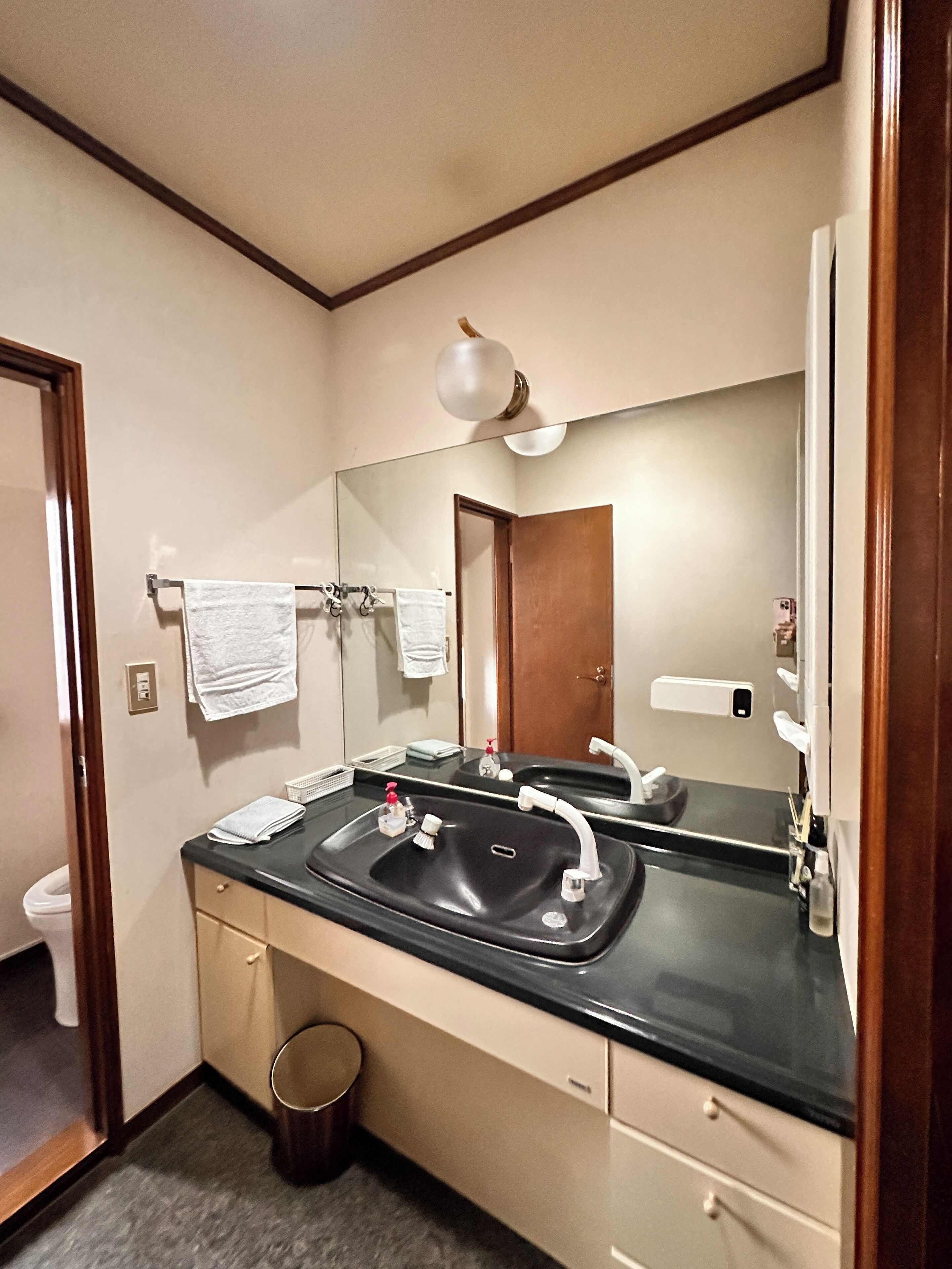 Shower, jetted bath, eco-friendly toiletries, hair dryer