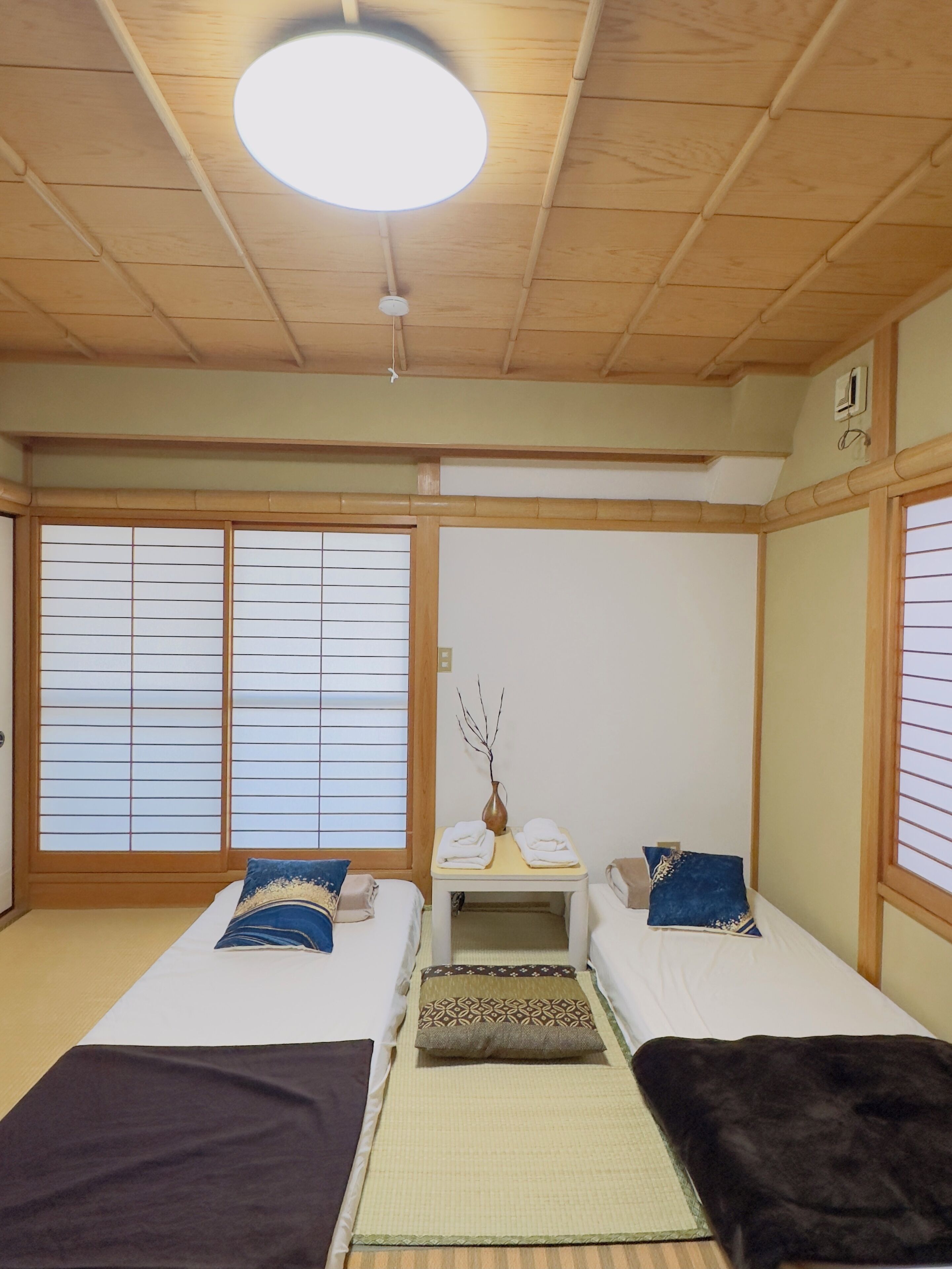 4 bedrooms, desk, iron/ironing board, free WiFi