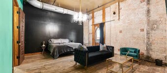 Welcome to Black Palace-D! A beautiful downtown loft with easy access to everyth