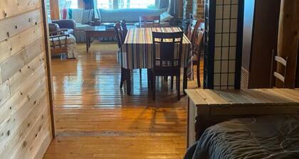 Relax at this peaceful place w/kayaks and dock available for personal boats