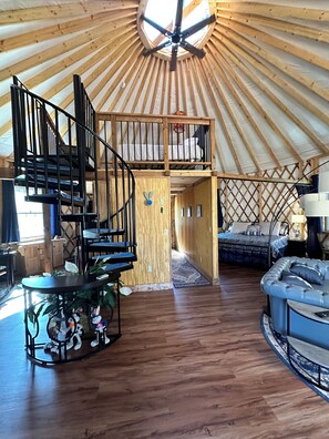 5 bedrooms, iron/ironing board, free WiFi, bed sheets