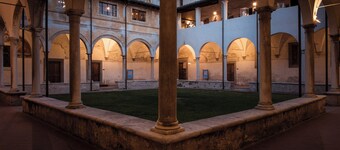 Suite Carla Cozy Apartment in Petrasanta Center