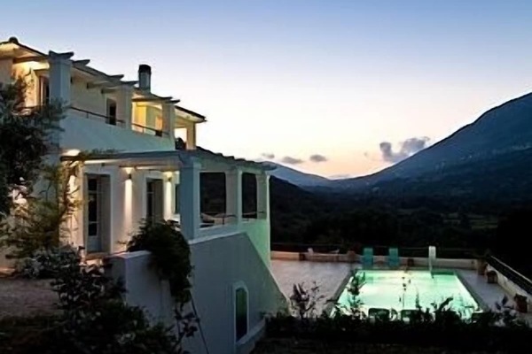 Welcome to the exquisite Villa Zephyros, in Kefalonia!