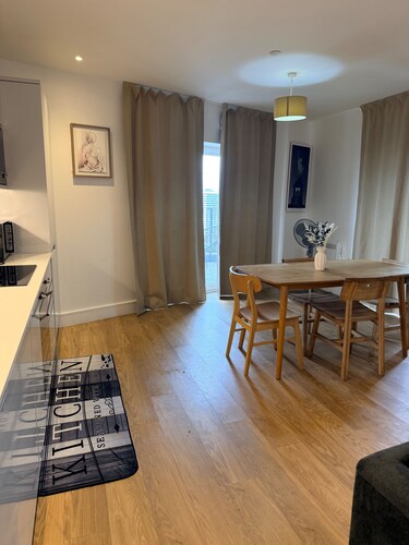 Cozy 2-bed Apt, Sleeps 4 Near Jewellery Quarter