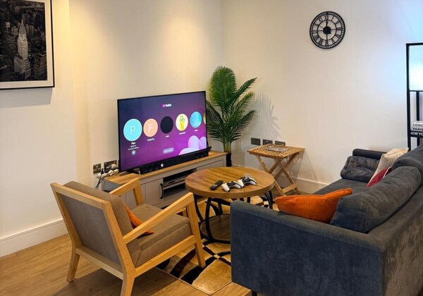 Cozy 2-bed Apt, Sleeps 4 Near Jewellery Quarter - Birmingham