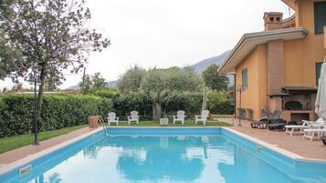 Piscina stagionale all'aperto