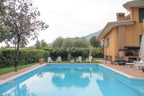 Piscine extérieure (ouverte en saison)