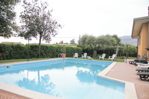 Piscine extérieure (ouverte en saison)
