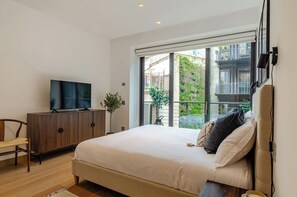 2 bedrooms, iron/ironing board, WiFi, bed sheets - DOMUS URBANA 152 | MONTI COLOSSEO | (Roma)