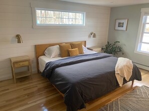 3 chambres, fer et planche à repasser, Wi-Fi, draps fournis