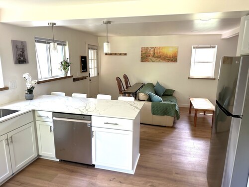 Private 2-bed/2 bath house, yard in Batavia 15 minutes to Darien Lake