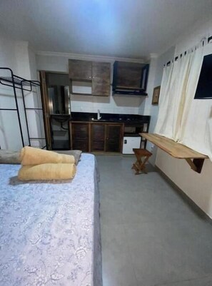 1 chambre, fer et planche à repasser, Wi-Fi, draps fournis