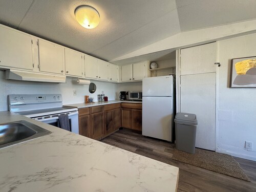 Spacious 4-bedroom mobile home with 6 beds