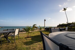 Vista frontal de la propiedad
