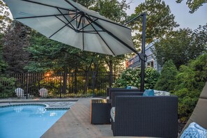 A heated pool - (2026 OPEN!) Lake Views, Pool & Hot Tub! Steps To Beach! (Benton Harbor)