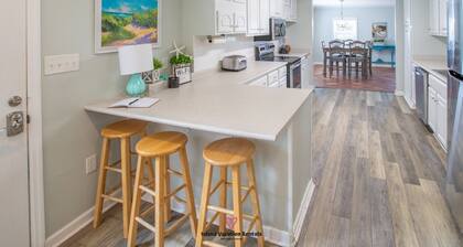 South Beach Bungalow, Tybee Island, Jacuzzi, sleeps 12