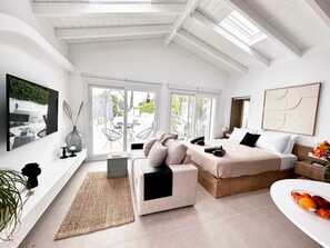 1 dormitori, escriptori, planxa i posts de planxar i wifi gratuïta 