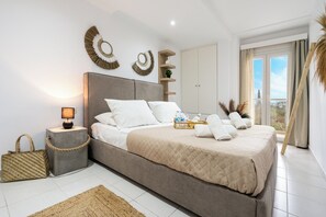 3 bedrooms, iron/ironing board, travel cot, free WiFi - Villa Grande Casa with Pool, Villa Grande Casa with Swimming Pool (Corfu)