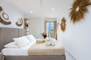 3 bedrooms, iron/ironing board, travel crib, free WiFi - Villa Grande Casa with Pool, Villa Grande Casa with Swimming Pool (Corfu)
