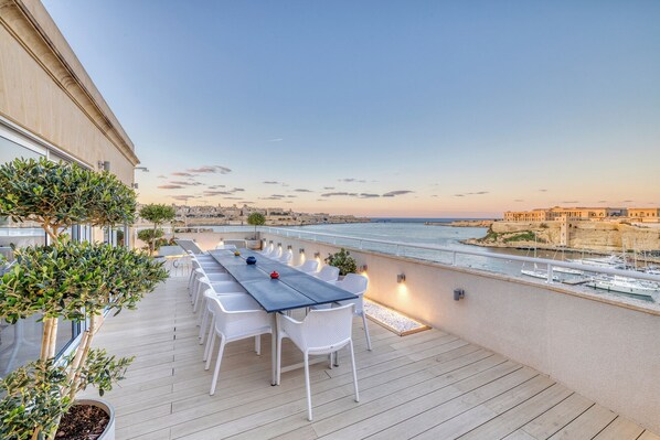 Outdoor dining - Voyage. Your journey begins. (Birgu)