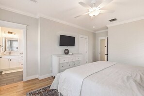 3 bedrooms, desk, iron/ironing board, WiFi