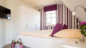 3 bedrooms, iron/ironing board, WiFi (free) - Ferienhaus Schilfrohrsänger, Fuhlendorf (Fuhlendorf)