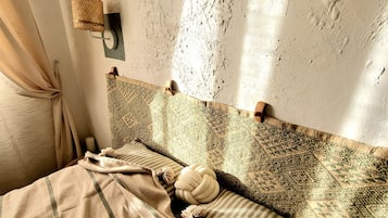 2 bedrooms, iron/ironing board, bed sheets