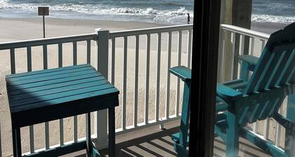 Charming beach front 1-bedroom condo in delightful North Topsail Beach
