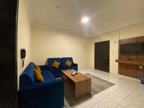 Living area - Reef Al Zohour Hotel Apartments (Dammam)
