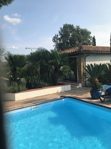 Gîte with swimming pool in the Gers, 45 minutes from Toulouse. 