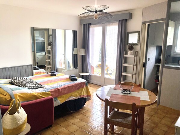 1 bedroom, iron/ironing board