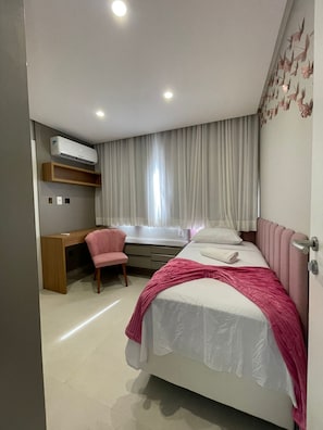 4 Schlafzimmer, BĂŒgeleisen/BĂŒgelbrett, WLAN, BettwĂ€sche