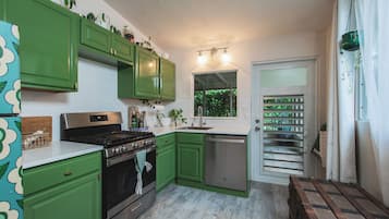 Microwave, oven, stovetop, dishwasher