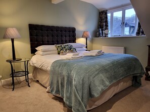 3 chambres, fer et planche à repasser, accès Internet, draps fournis