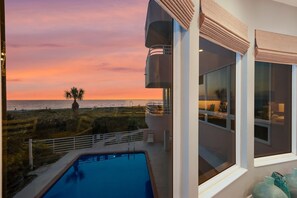 Pool - Island Paradise 2- 3 bedroom beach front condo with views!! (Holmes Beach)