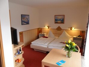 Business Double Room | Desk, laptop workspace, soundproofing, free WiFi - Hotel Phönix garni (Rastatt)