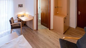 Chambre Simple Affaires | Bureau, espace de travail pour ordinateur portable, Wi-Fi gratuit