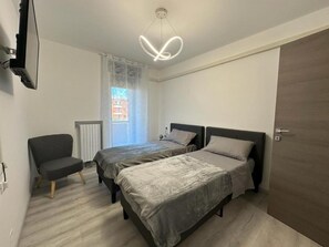 2 chambres, fer et planche à repasser, lit parapluie, Wi-Fi