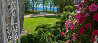 Lake Huron Views Large Porch Private Beach Access Sleeps 8 Dogs OK