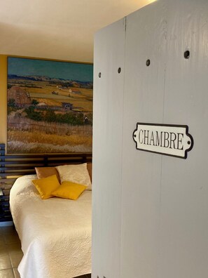 1 bedroom, WiFi, bed sheets