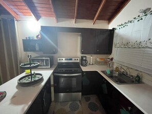 電子レンジ、オーブン、コンロ